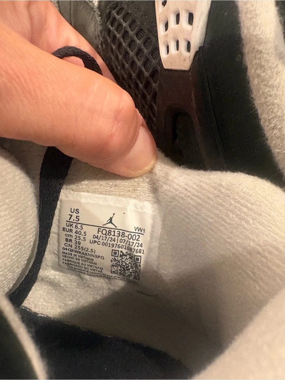 2024 Air Jordan 4 Retro FEAR size 7.5 me s